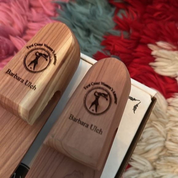 Woodlore Women’s Shoe Trees Made in USA Naturally Reforested Aromatic Cedar 🌲 - Picture 3 of 4